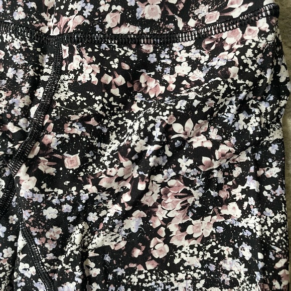 LuluLemon Active Leggings - Picture 2 of 2